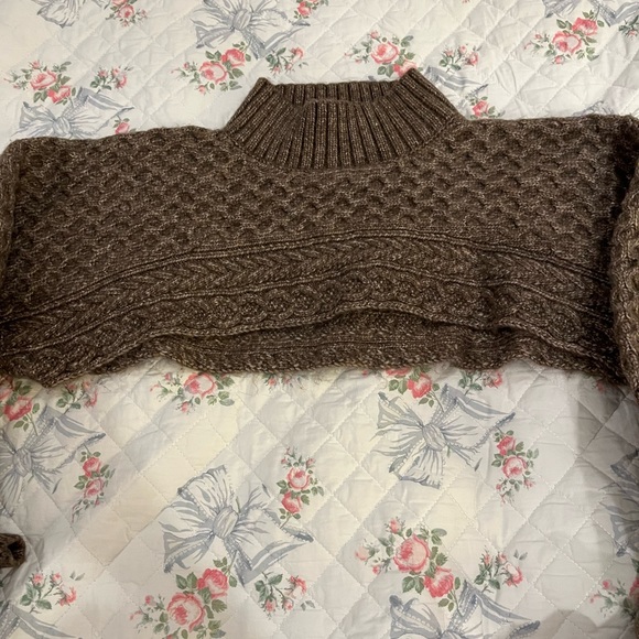 ASTR Cable-Knit Crop Sweater Shrug size Medium - Picture 6 of 8